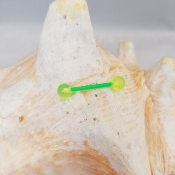 PAIR of Green 14G flexible tongue or nipple retainer with ball ends - Picture 4 of 5